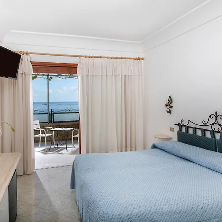 Pupetto 3* بوسيتانو